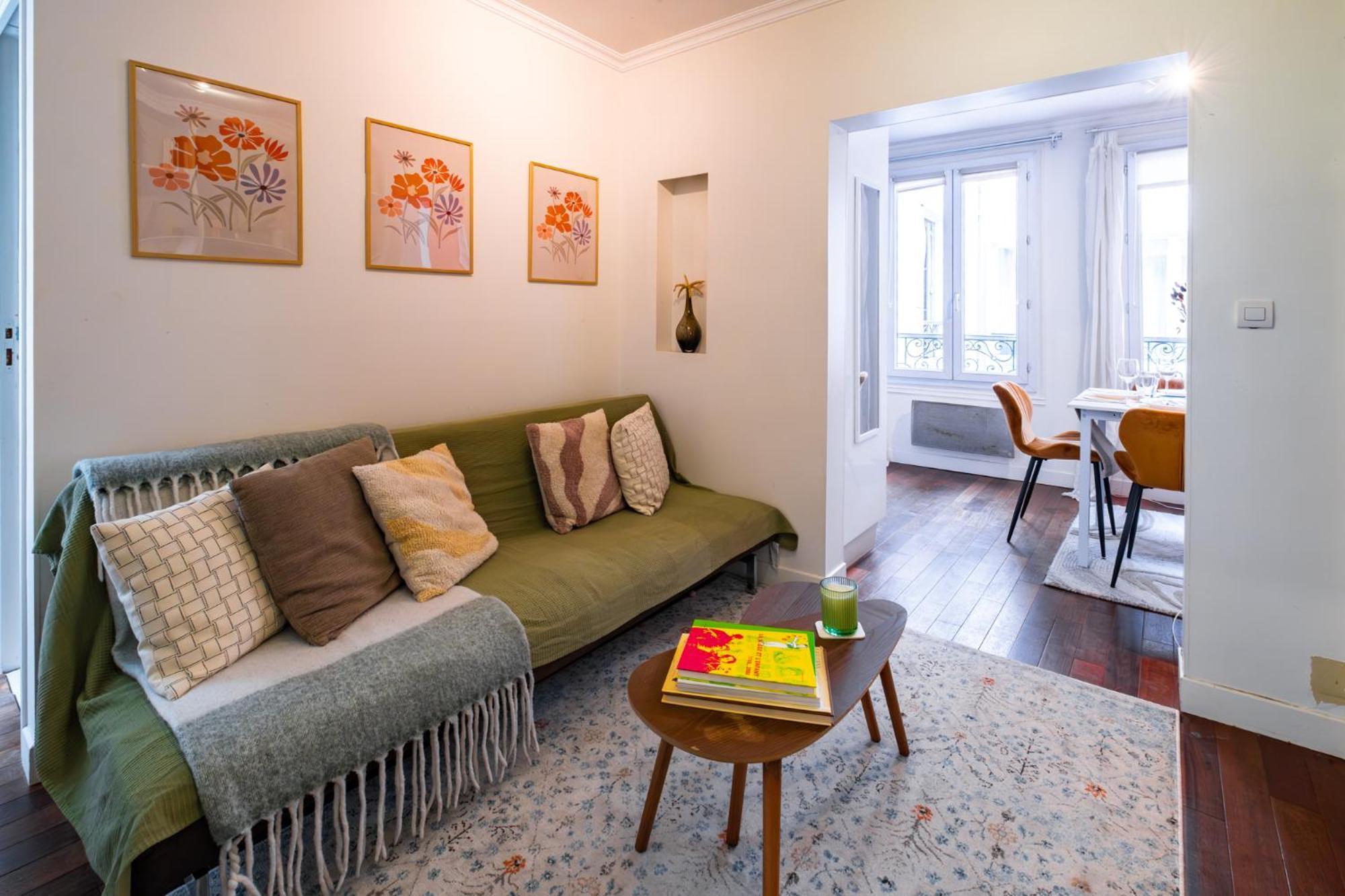 Charming Apartment In Heart Of Parijs Buitenkant foto